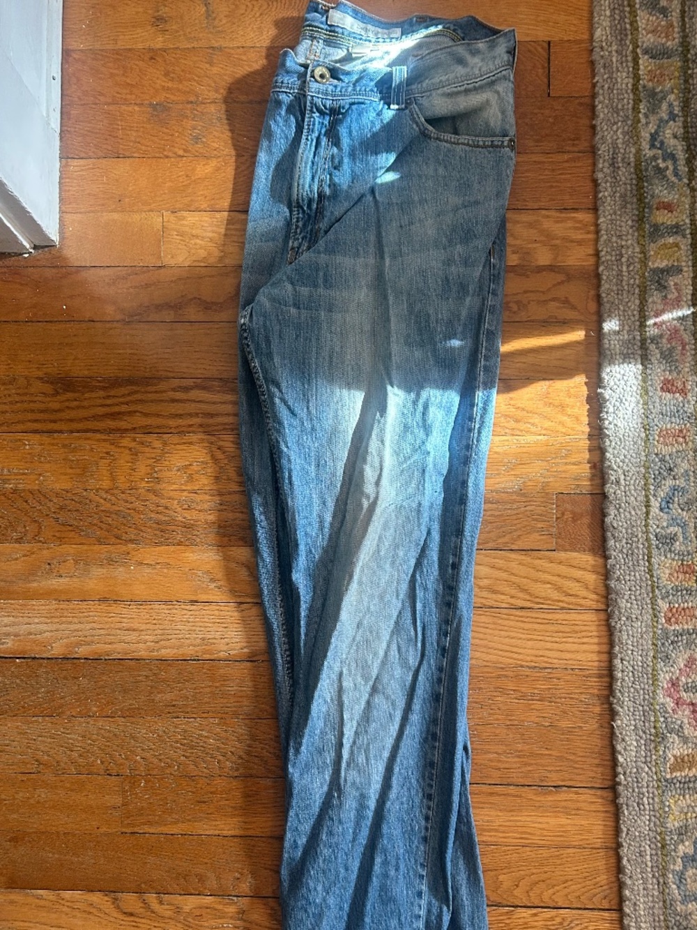 DKNY Men's Straight Leg Jeans 38x32 Light Wash